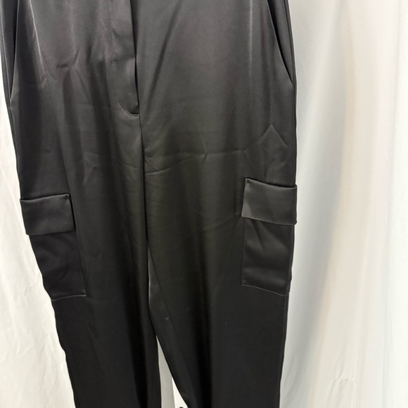 Aritzia Babaton Refined Satin Black Cargo Pant NWOT - Picture 8 of 14